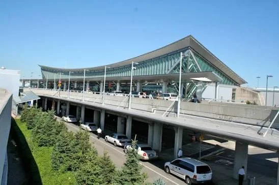 Buffalo Niagara International Airport limousine service