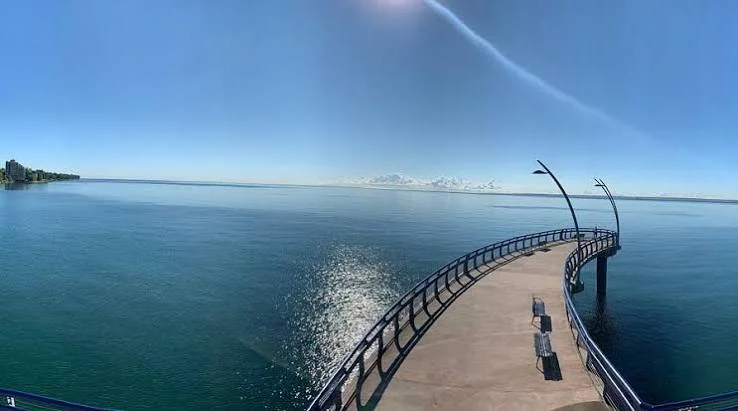 Burlington pier, Ontario Burlington pier on Lake Ontario