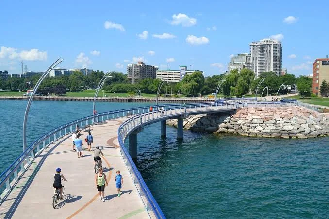 Burlington waterfront, Ontario Burlington waterfront on Lake Ontario
