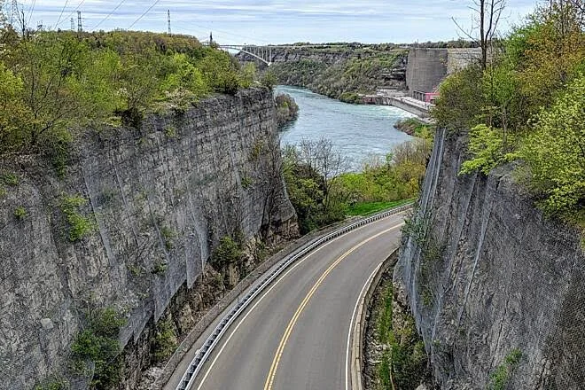 Scenic route along the Niagara Parkway