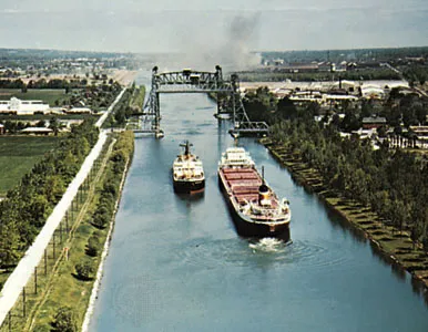 Welland Canal, Welland Welland Canal in Welland, Ontario