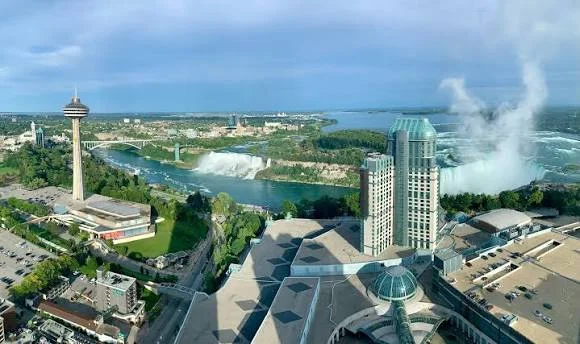 Fallsview District Niagara Falls limousine service